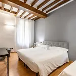 Emilia 3 Apartamento *